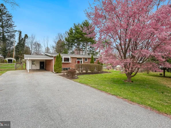 6212 Long Meadow Dr, Sykesville, MD 21784