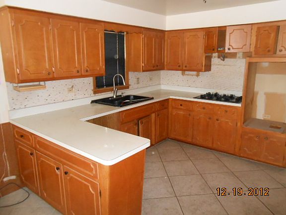 4th image of 343 Bensley Ave