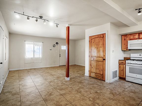 3rd image of 1315 Declovina St