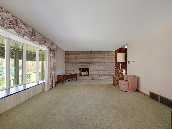 5th image of 368 Forest Dr