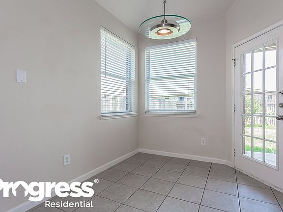 4th image of 10436 Fossil Hill Dr
