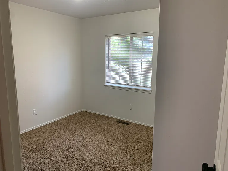 215 Spruce Rd — Photo 15