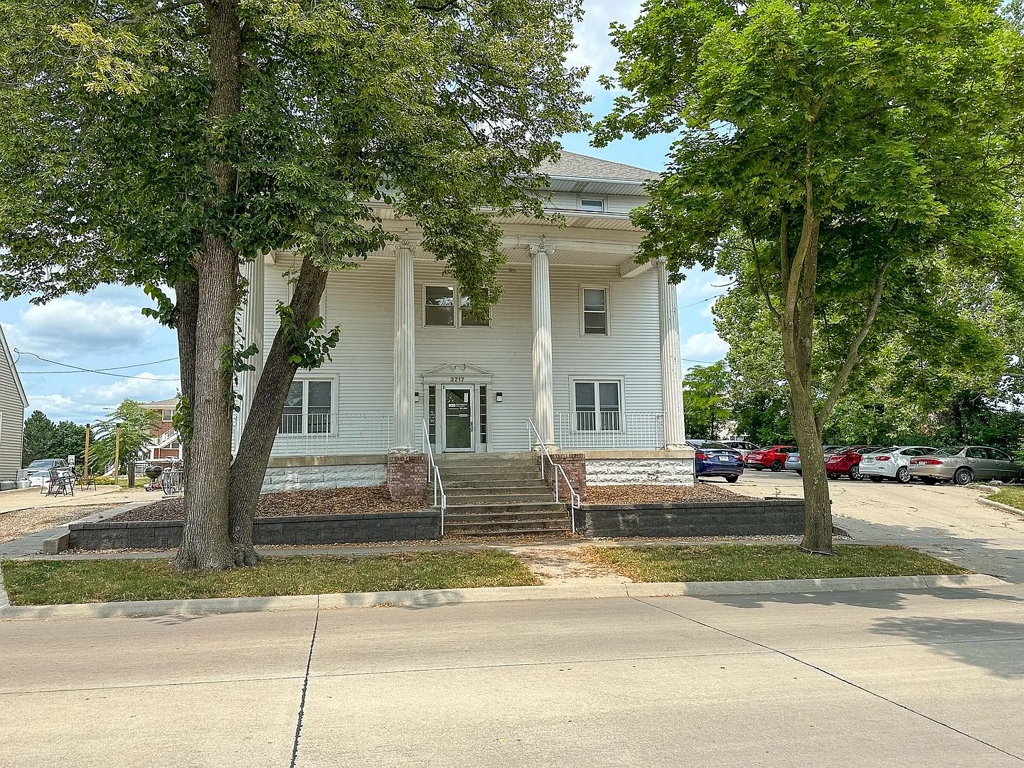 2717 West Street — Photo 2
