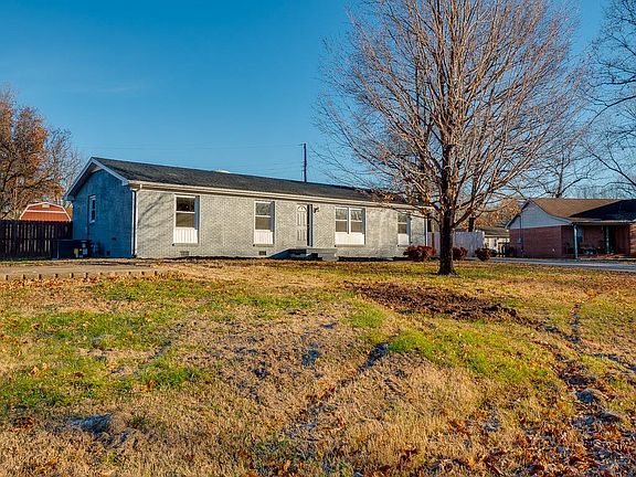 2nd image of 305 Arbor Ct