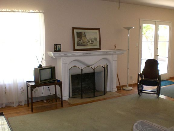 Living Room with Cozy Fireplace
