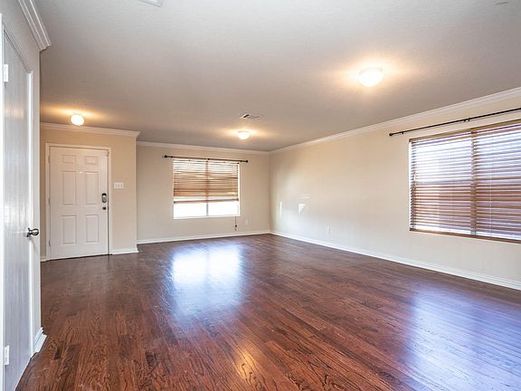 4th image of 817 Green Heath Ave