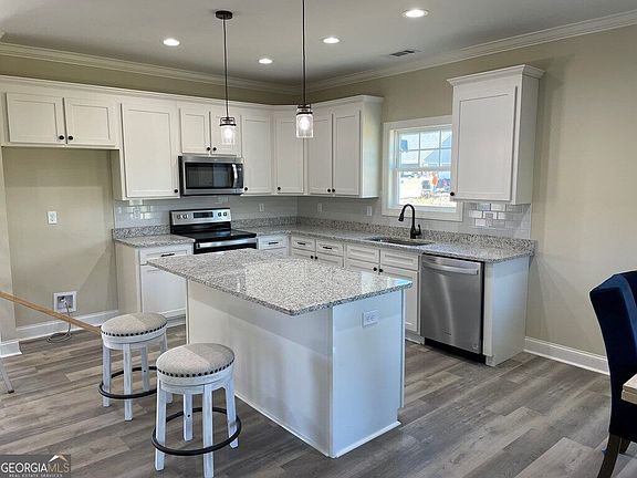 2nd image of 106 Garden Ln