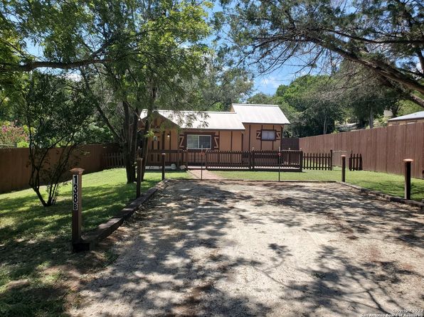 138 Grey Moss Ct, Ingram, TX 78025