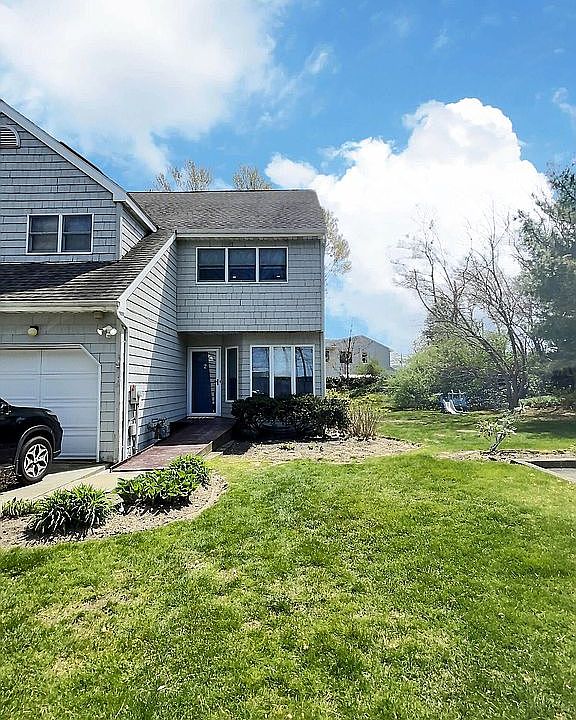 1st image of 2 Beach Manor Ct