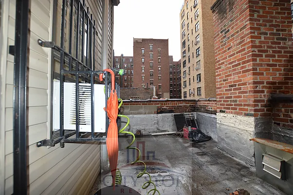 Rented by City Stop Realty | media 36