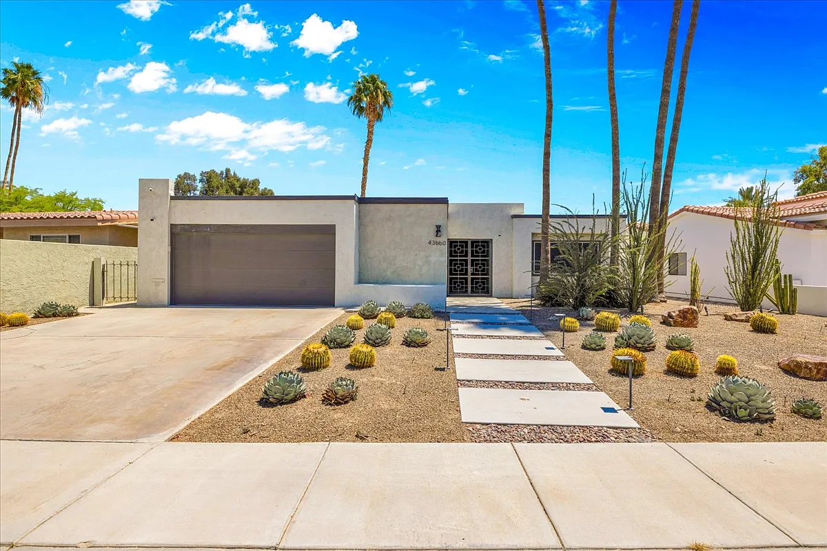 Building Photo - 43660 Elkhorn Trl