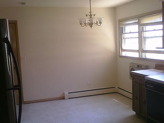 5th image of 5869 N Nagle Ave #3B