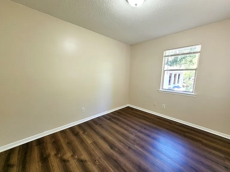 3903 W Gadsden St #B — Photo 11