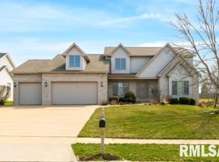 5347 Hugo Rd, Bettendorf, IA 52722