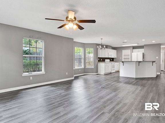 3rd image of 118 Richmond Rd