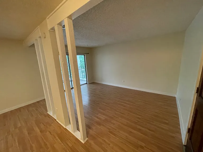 6910 Hart Ln #311 — Photo 2