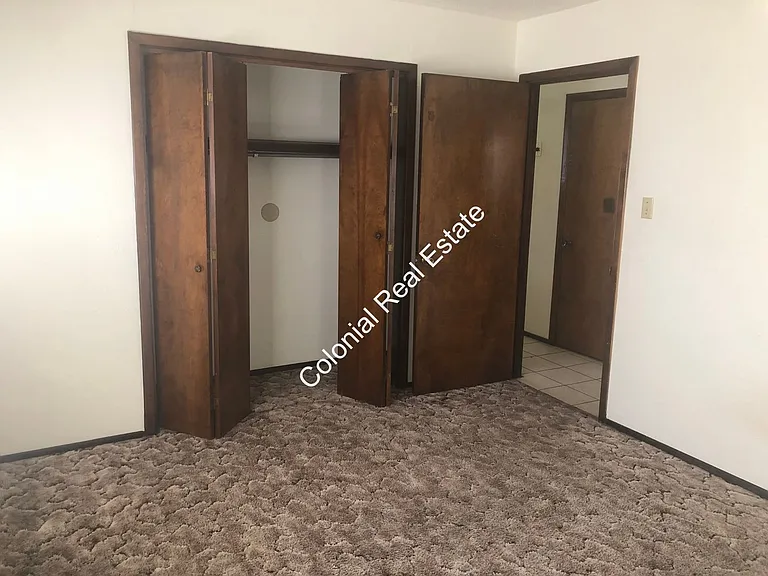 900 Axtell St — Photo 8