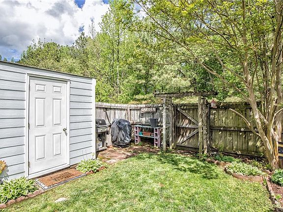 3rd image of 9454 Tracey Lynne Cir