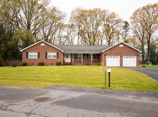 1365 Hoskins Dr, Tappahannock, VA 22560