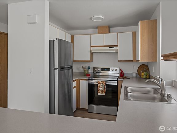 5th image of 537 NE Ellis Way #B201