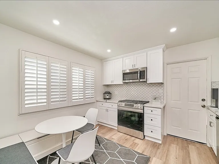13007 Duffield Ave — Photo 7