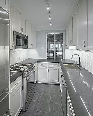 5th image of 40 Central Park S #7D