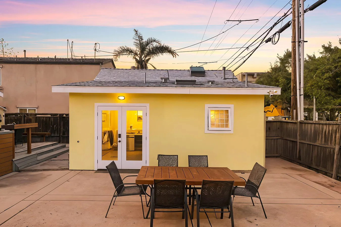 1 bed, 807 sqft, $8,483 — Photo 3