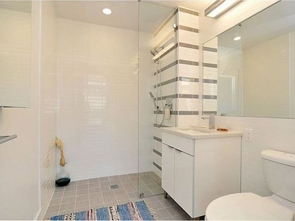 5th image of 21 E 1st St APT 705