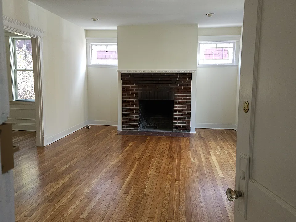 22 Castleton St #1