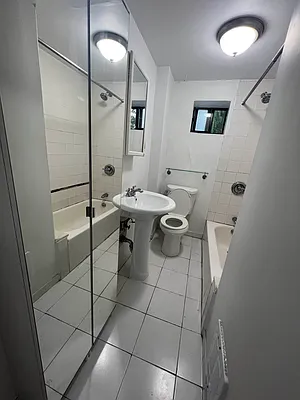 Rented by Delmark Realty LLC | media 33