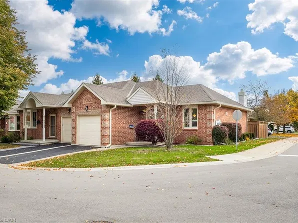 11 Greentrail Dr, Hamilton, ON L0R 1W0