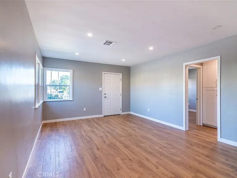305 N Chevy Chase Dr — Photo 13