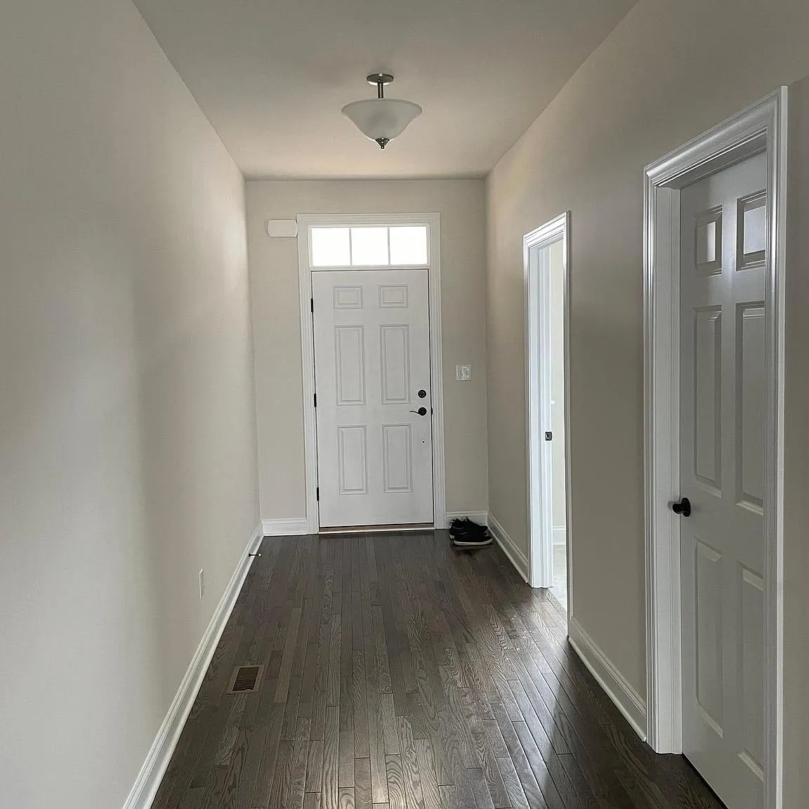 3 bed, 3530 sqft, $3,950 — Photo 2