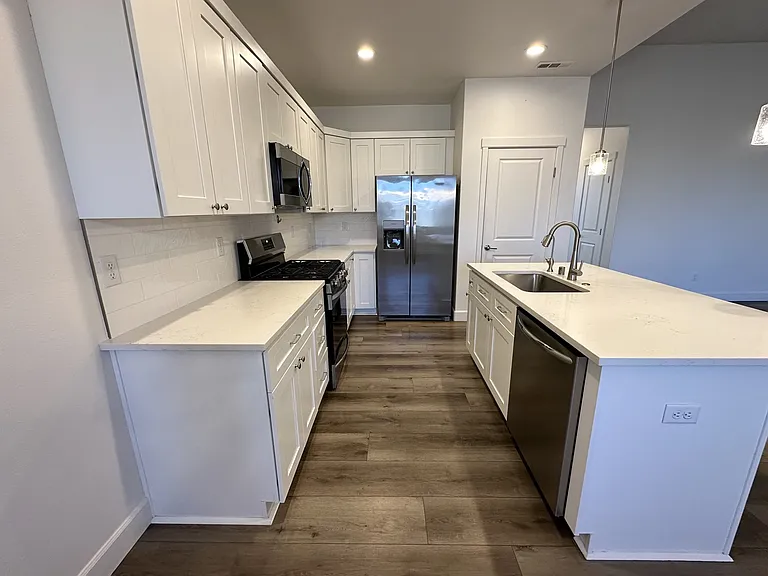 707 Athens Dr — Photo 18