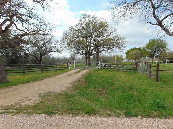3rd image of 523 County Road 389