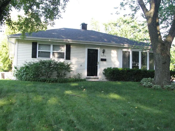 2102 Jay Ln, Rolling Meadows, IL 60008