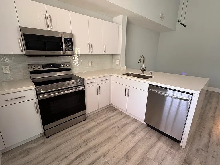 6936 SW 39th St #D203 — Photo 14