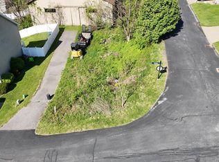201 Alamosa Ct, Morgantown, WV 26508