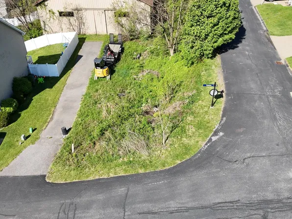 201 Alamosa Ct, Morgantown, WV 26508