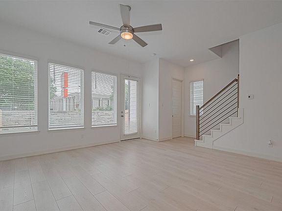 4th image of 1609 Regents Ct