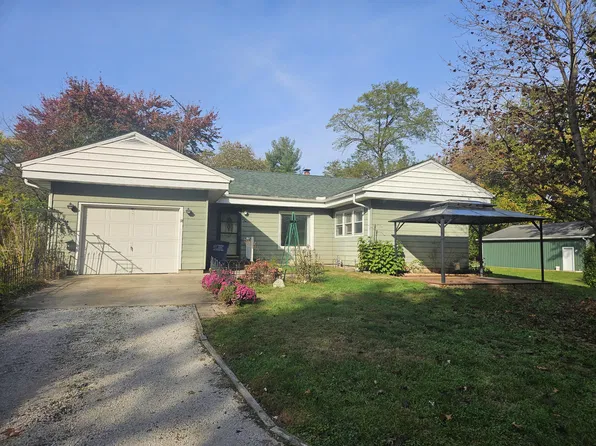 404 S Longshore Dr, Walkerton, IN 46574