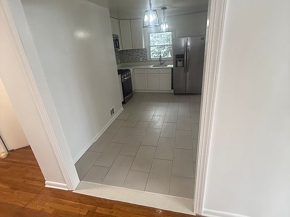 2nd image of 26 Crescent Ct Floor 2