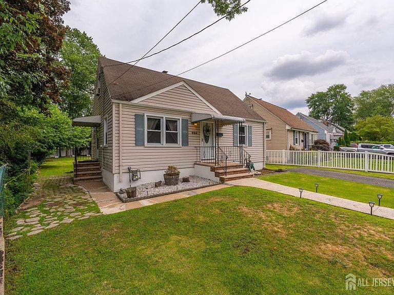 Listing photo 2