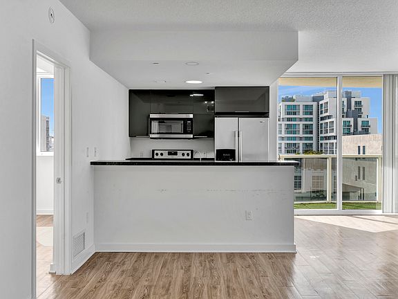 4th image of 601 NE 23rd Street #1006
