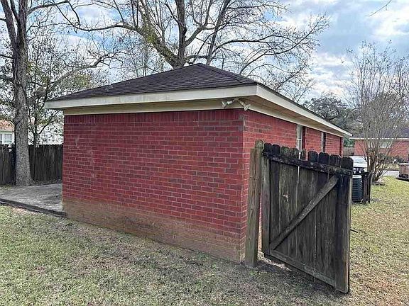 4th image of 2710 Betbeze St