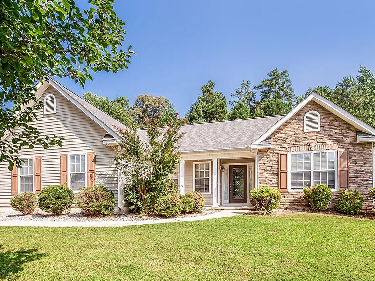2037 Reserve Pkwy — Photo 1