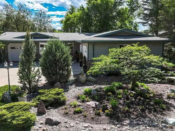 3550 E Spruce Dr, Red Deer, AB T4N 3N9