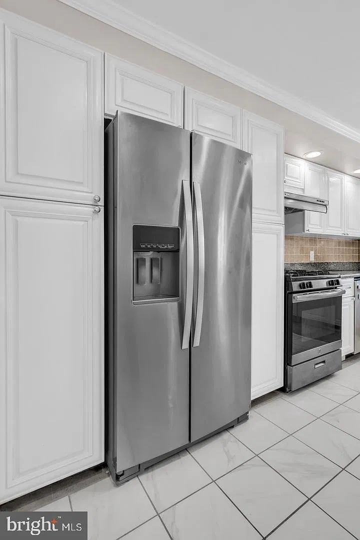 3 bed, 1285 sqft, $3,200 — Photo 4