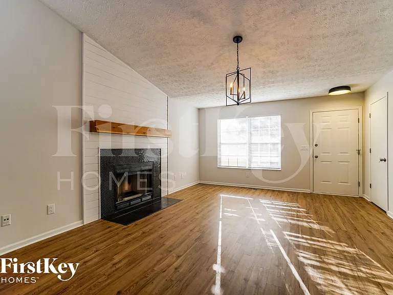 2333 Hunterstown Dr — Photo 3