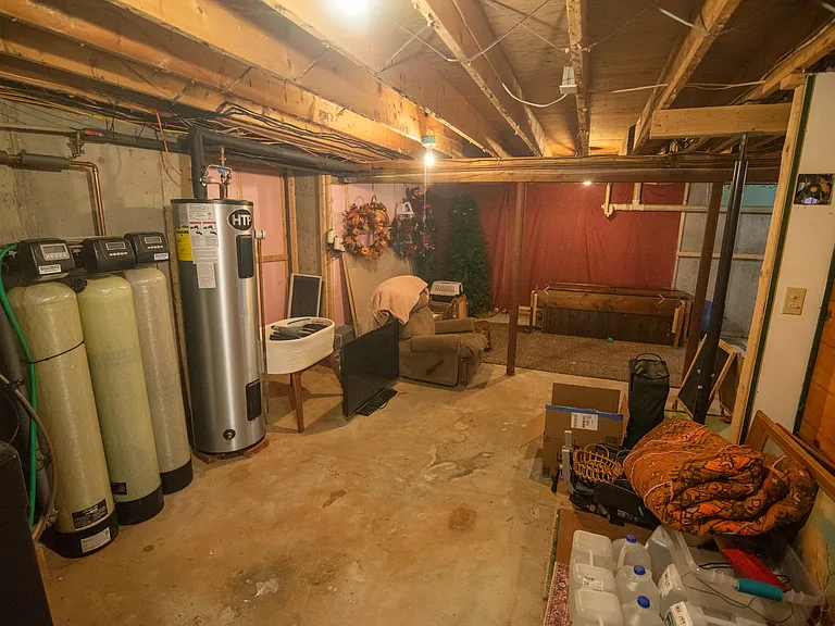 108 Ashuelot Dr — Photo 34